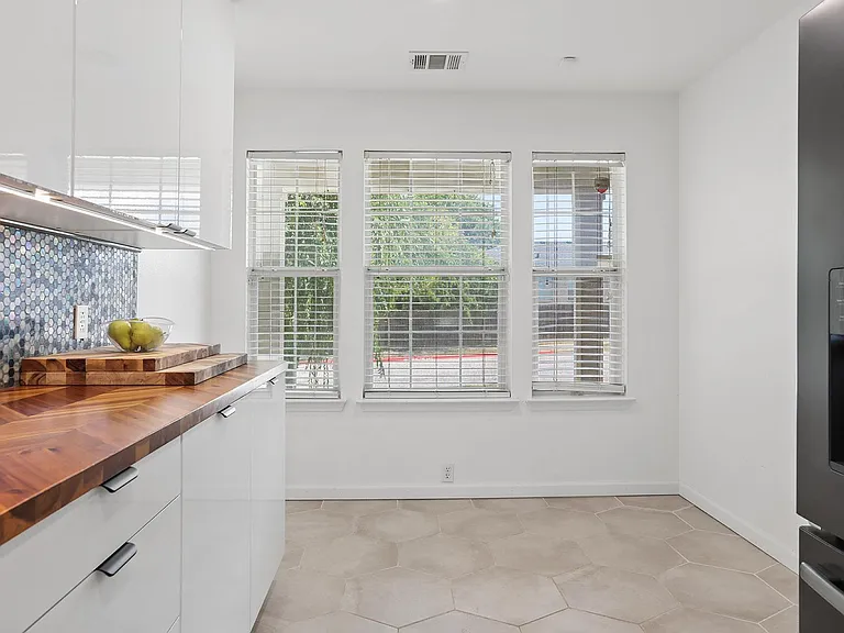 14621 Lantern Dr — Photo 9