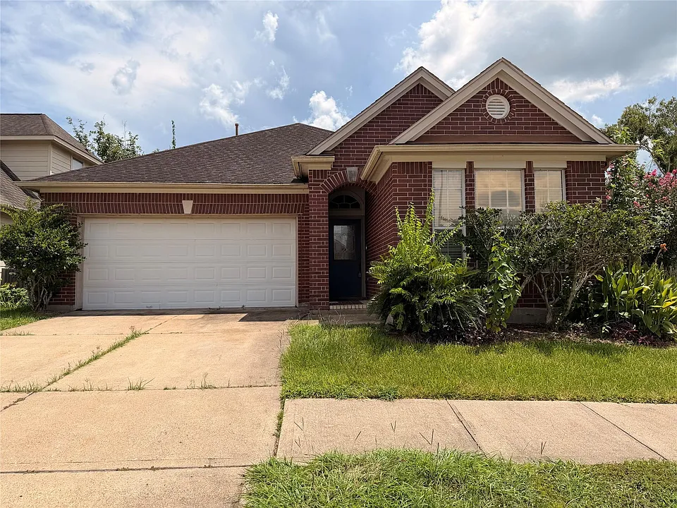 1935 Shady Oaks Ct