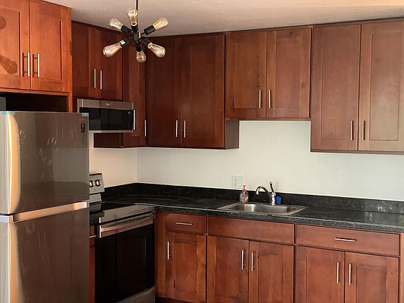 5th image of 336 Valley St APT 3