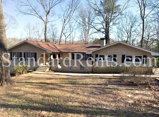 4996 Green Oak Dr SW, Lilburn, GA 30047