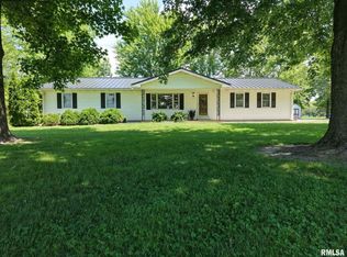 13919 Hamilton Pike Rd, Whittington, IL 62897