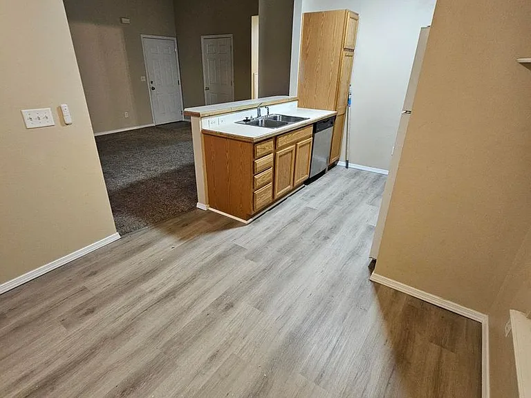 7521 W Tottenham Ln — Photo 3