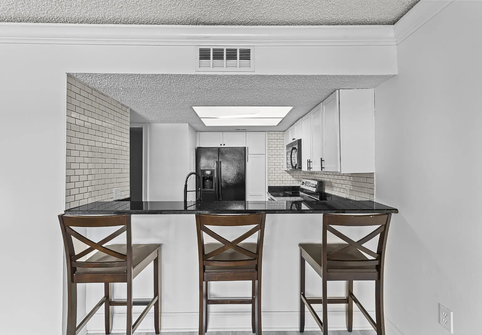 2 bed, 1.5 bath, 1072 sqft, $2,600 — Photo 4