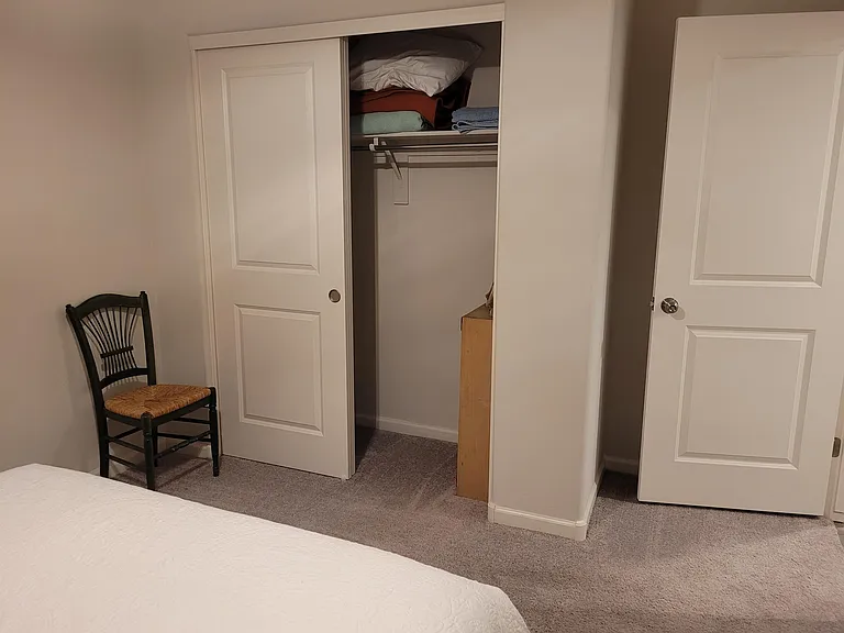 Guest bedroom #1