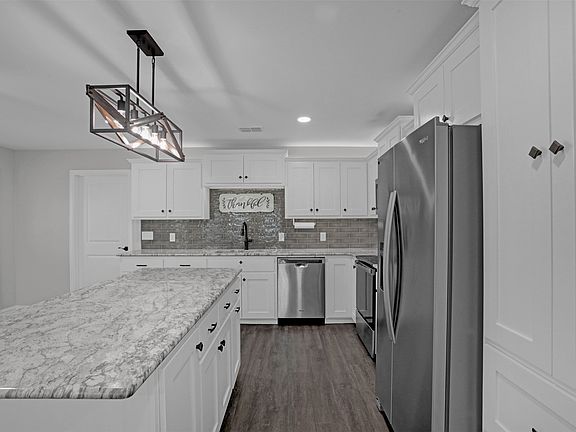 2nd image of 399 S Main St