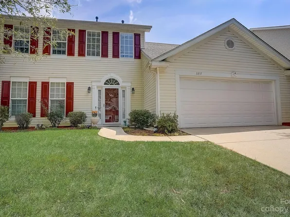 8837 Goldfields Dr, Charlotte, NC 28227