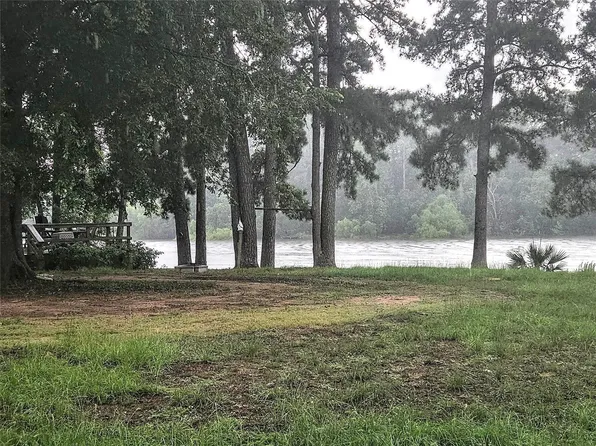 702 Saint Lawrence River Rd, Montgomery, TX 77316