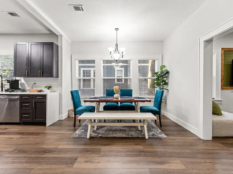 2811 N Market St — Photo 16