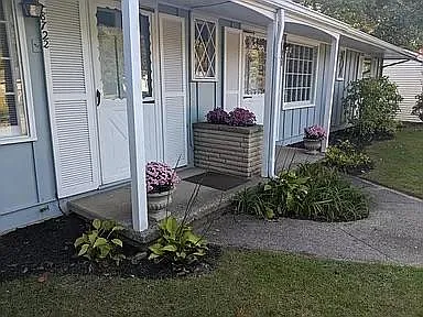 8720 Newhouse St — Photo 3
