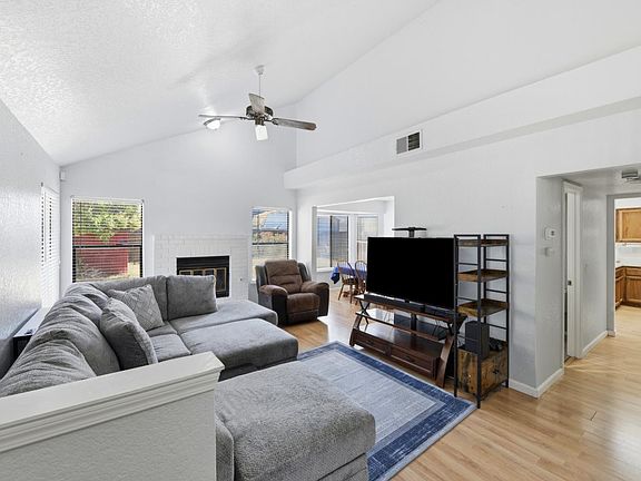 4th image of 8467 Carlin Ave