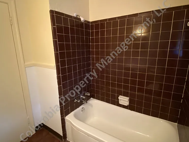 3056 Truman St — Photo 12