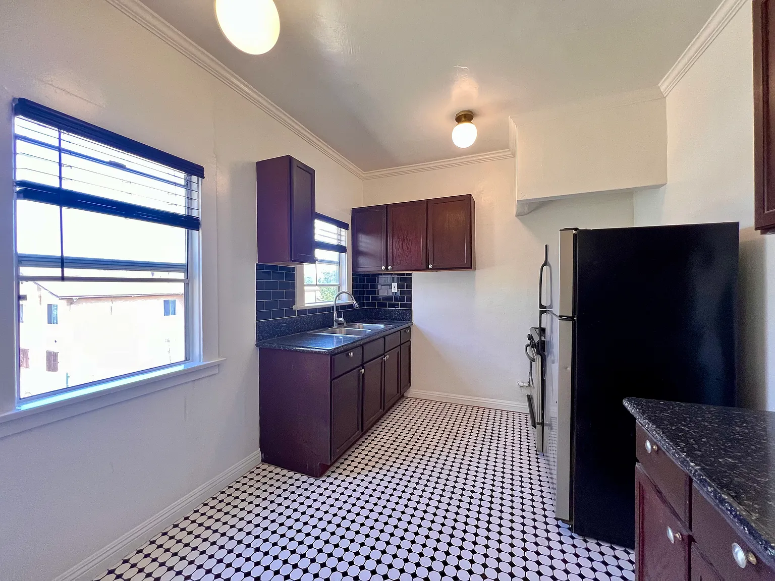 Studio, 500 sqft, $1,550 — Photo 3
