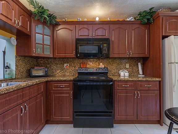 4th image of 4818 NW 82nd Ave #1902