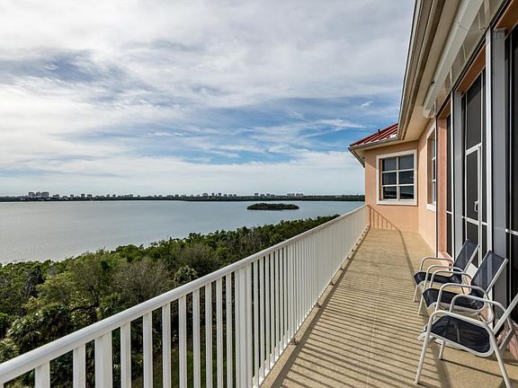 2nd image of 201 Vintage Bay Dr Unit 31