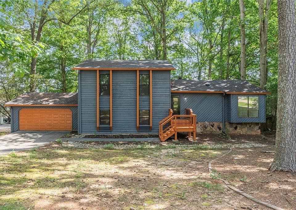 1st image of 296 Grist Mill Ln