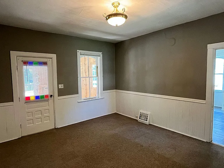 630 E Wausau Ave — Photo 10