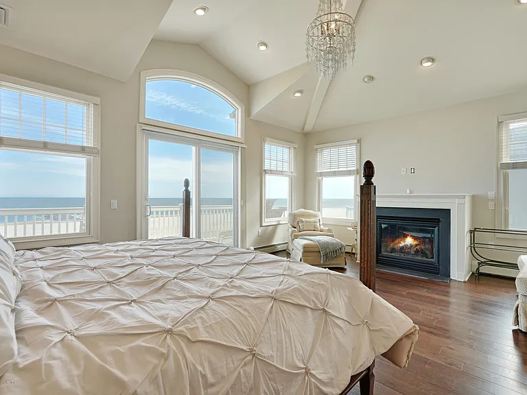 233-3 Beachfront #3 — Photo 12