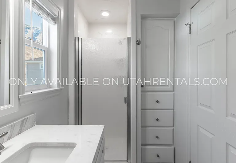 976 Briar Ave #UP — Photo 22