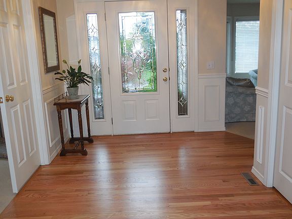 3rd image of 18015 Cambridge Dr