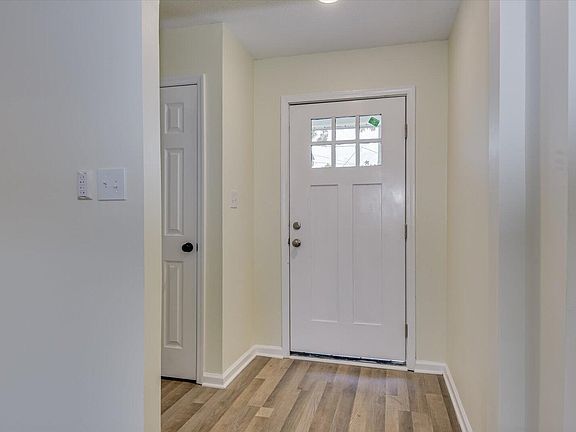 5th image of 3739 Fairington Dr Drive