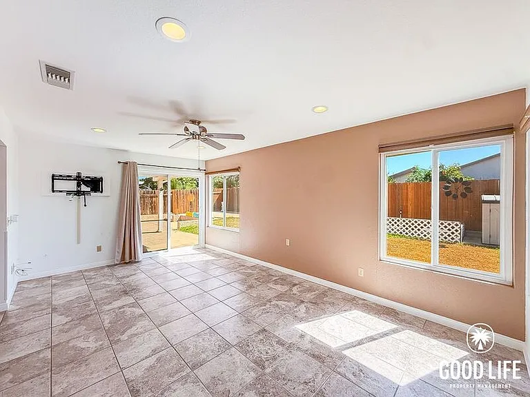 10851 Sandy Hook Rd — Photo 6