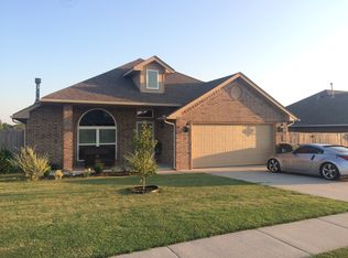 1424 Chambers St, Norman, OK 73071