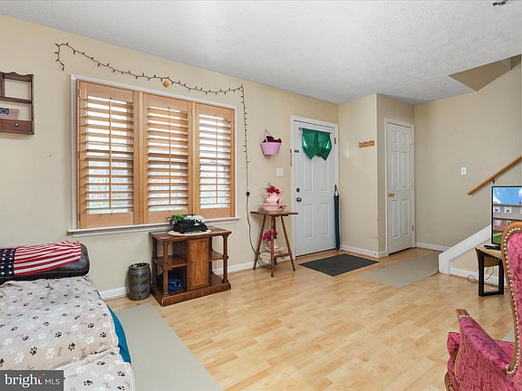 3rd image of 315 Ash Hollow Dr