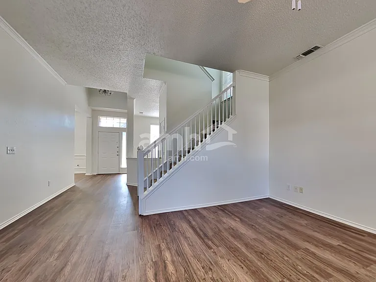 601 Ridgemont Dr — Photo 6