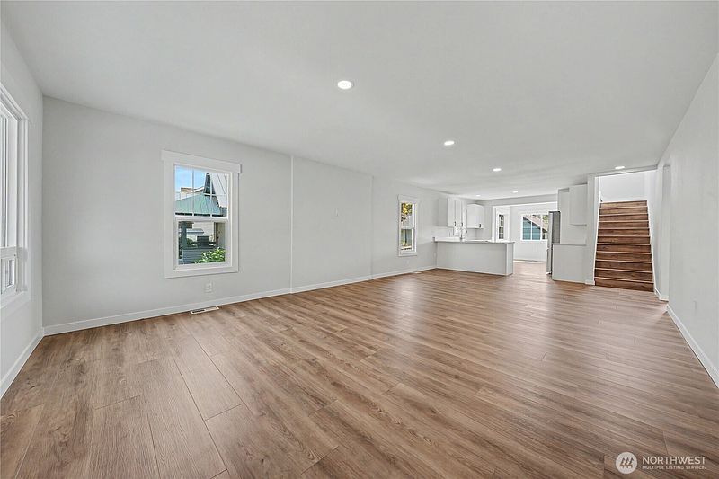 5th image of 214 Riverside Drive