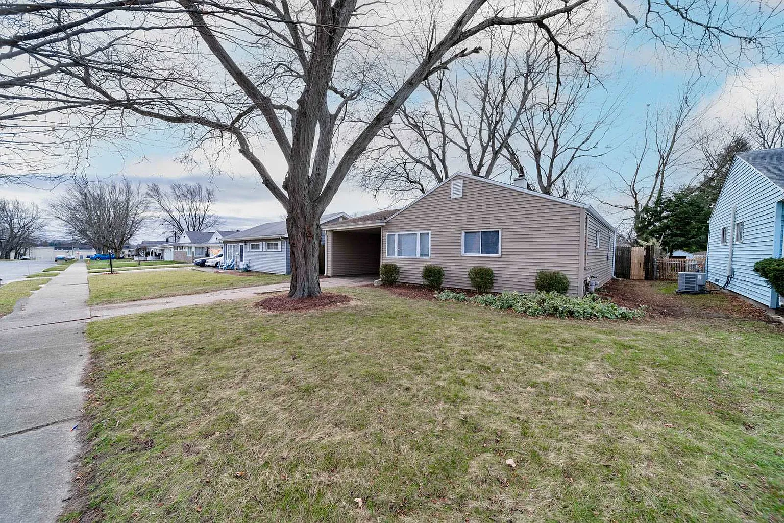 4201 Norton Dr photo 1