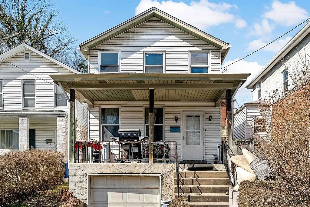 304 Merrimac St photo 1