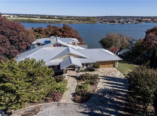 627 S Harbor Ct, Granbury, TX 76048
