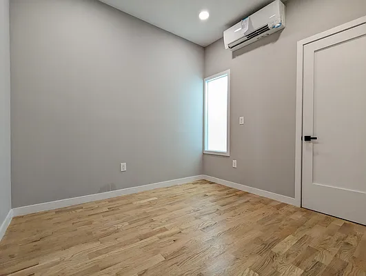 Rented by MySpaceNYC | media 3