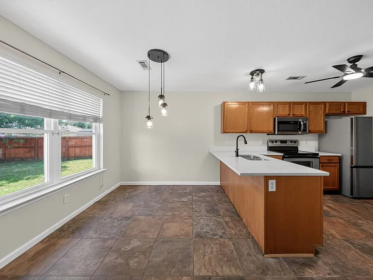 903 Tyra Ln — Photo 28