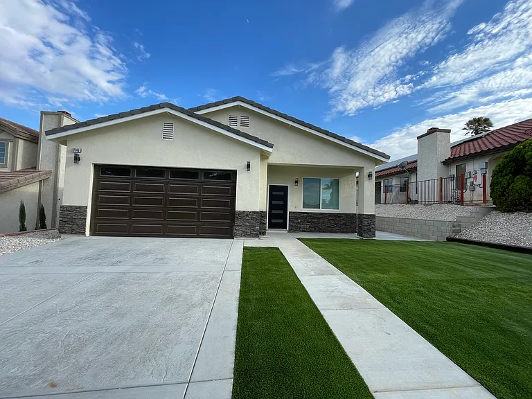 17745 Vista Point Dr — Photo 1