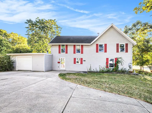 418 Jones St, Ionia, MI 48846