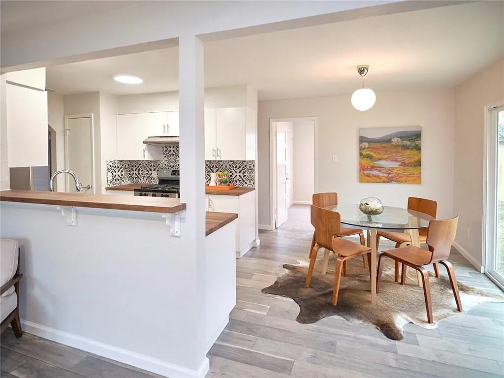5411 Burgundy Dr — Photo 3
