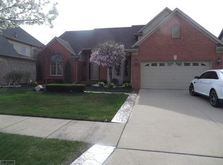 47565 Woodberry Estates Dr, Macomb, MI