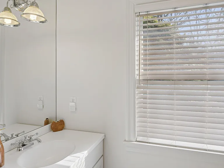 126 Malloy Dr — Photo 33