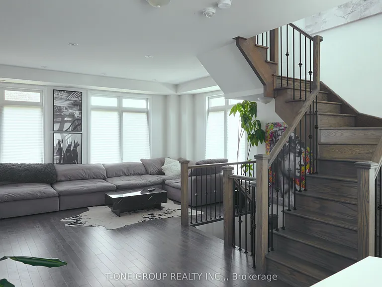 133 Moneypenny Pl N — Photo 3