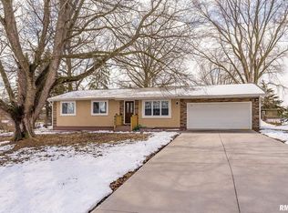 6725 W 11th St, Davenport, IA 52804