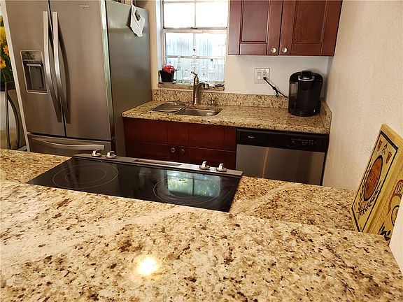 5th image of 3718 McKay Ave #101