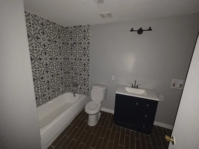102 W North Ave #A — Photo 8