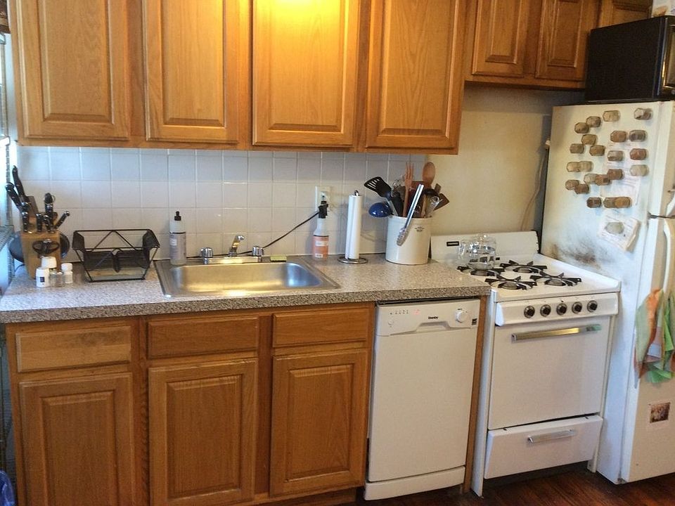 1st image of 382 7th Ave APT 4R
