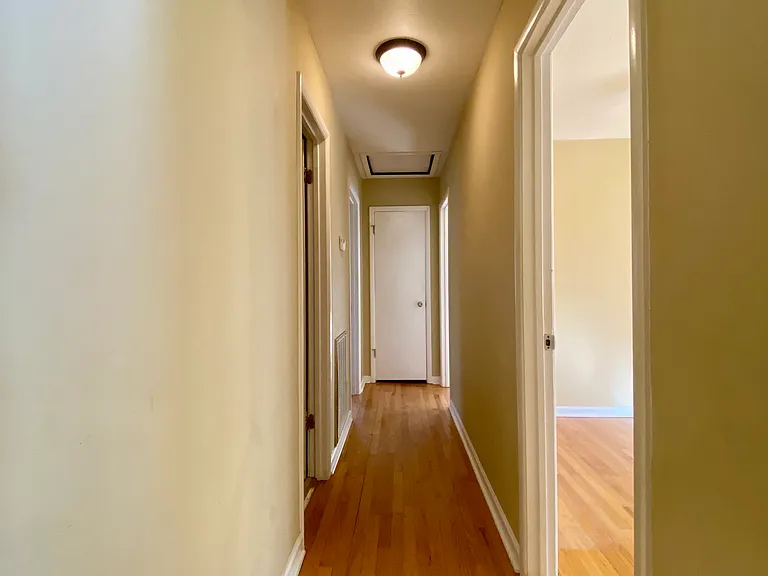 328 Mark St SW — Photo 4