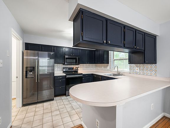 5th image of 616 Lions Gate Ln