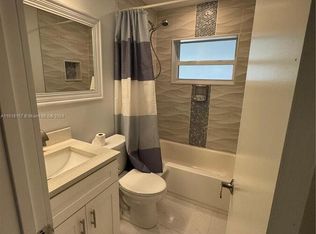 1100 NE 17th Ct, Fort Lauderdale, FL 33305