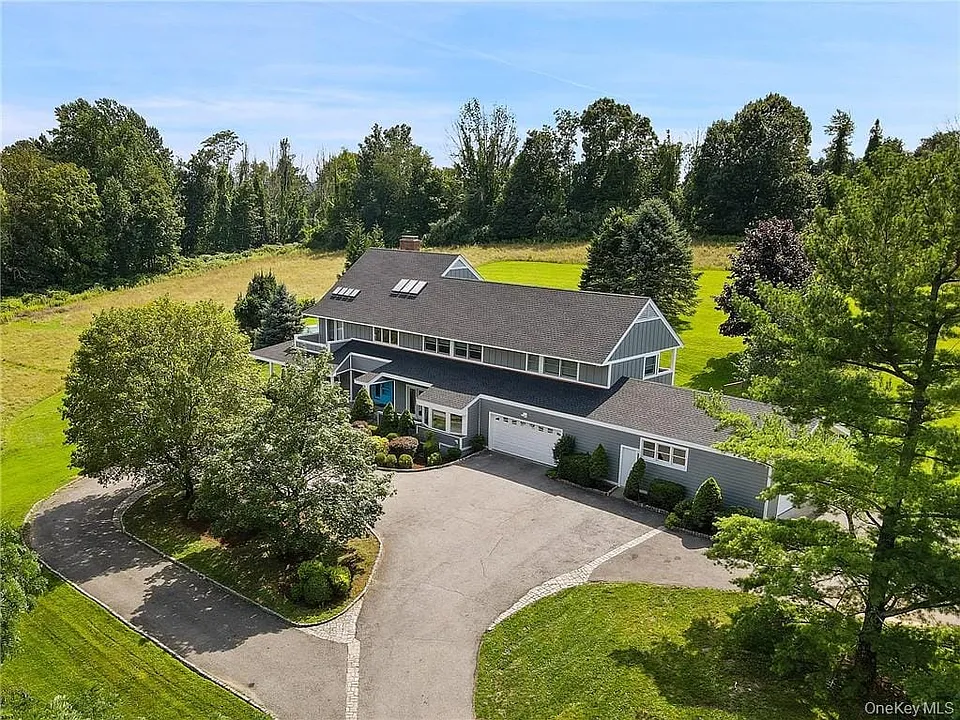 22 Waccabuc River Ln