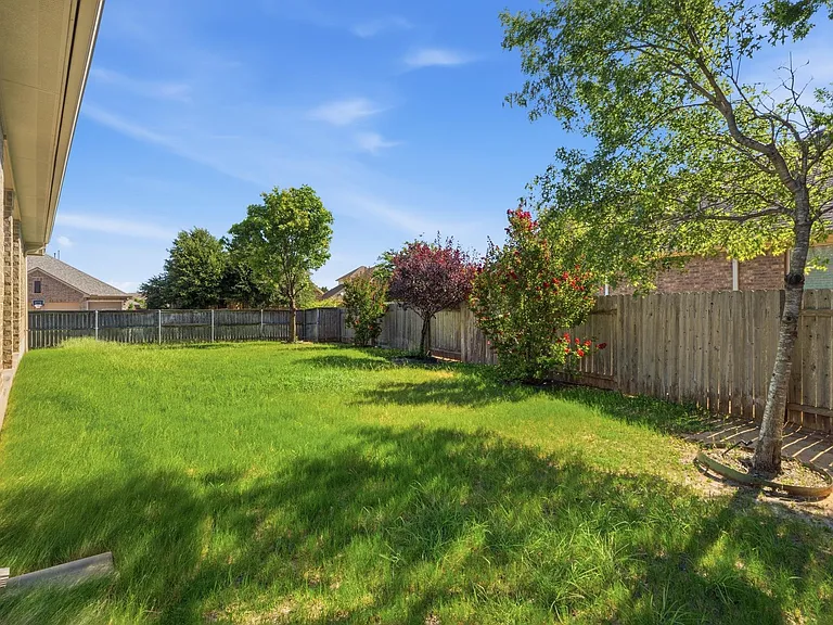 2508 Hilltop Divide Ln — Photo 37