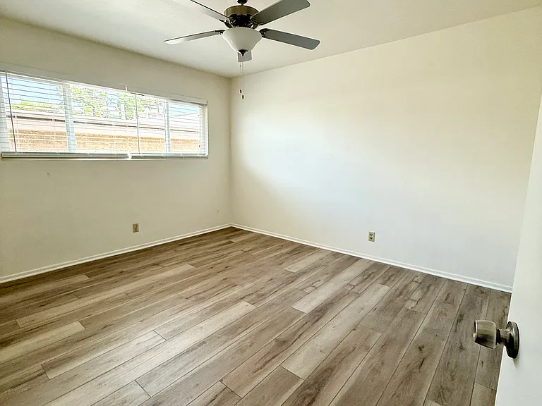 3240 Fairesta St #4 — Photo 12
